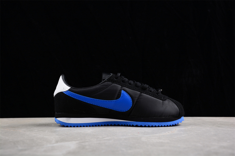 Undftd Lab Classic Cortez Sp Se Og La White/Black/Blue 17