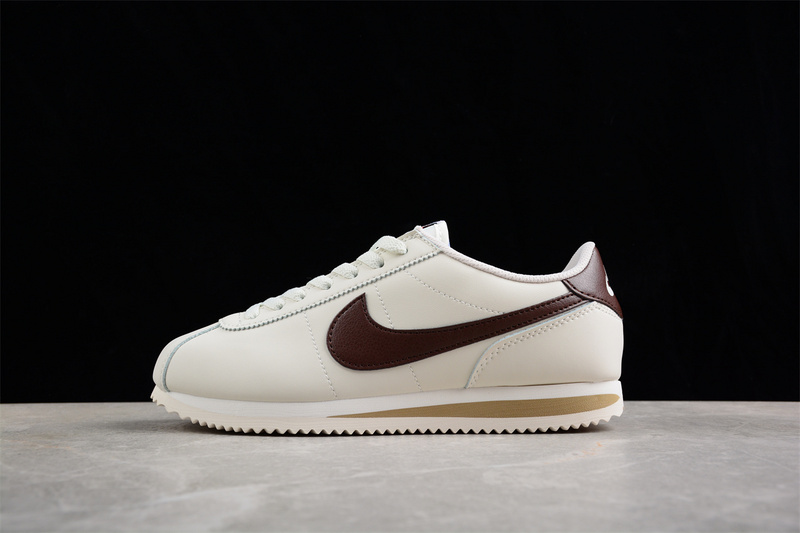 Classic Cortez White/Black 3