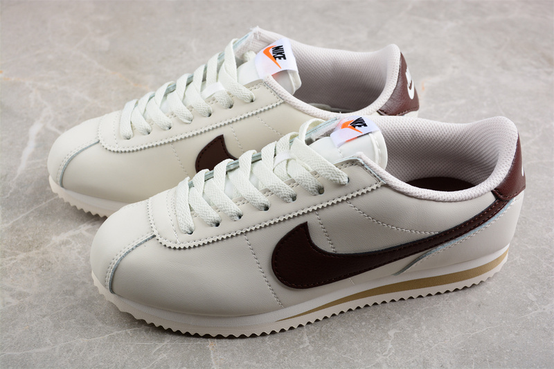 Classic Cortez White/Black 7