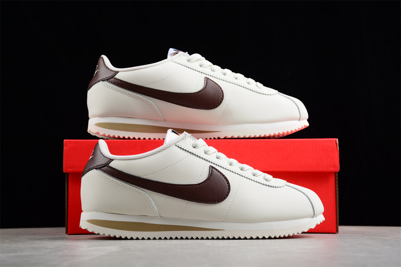 Classic Cortez White/Black 15