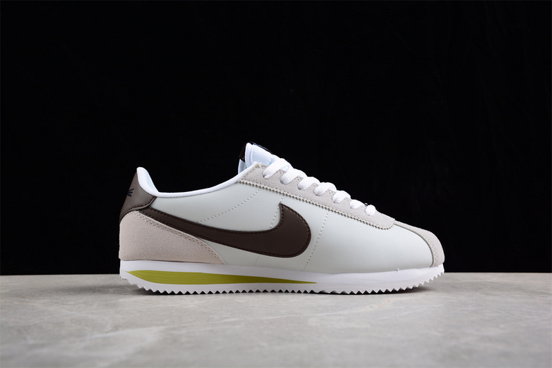 Cortez Basic Nylon Black/White-Metallic Gold 15