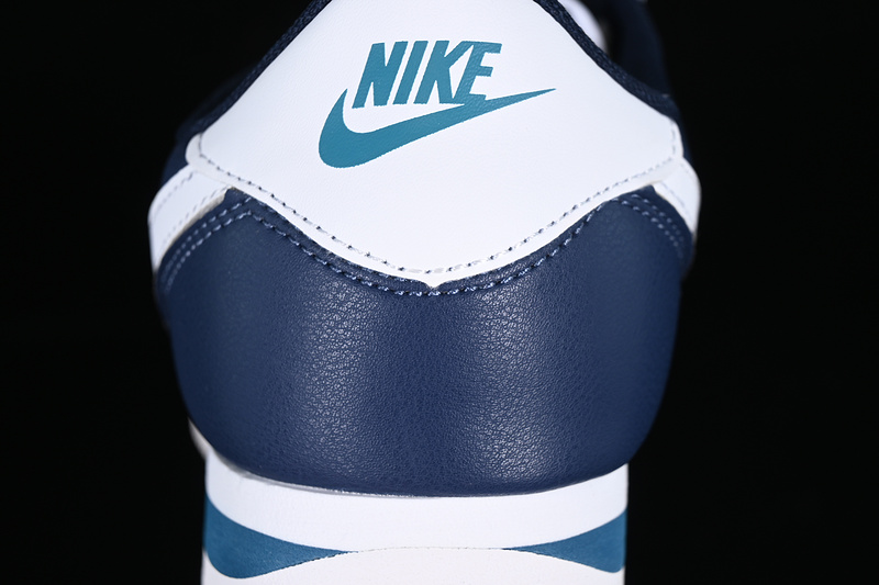 Classic Cortez White/Blue 31