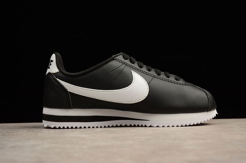 Classic Cortez Forrest Gump Black/White 5