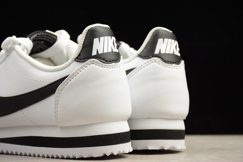 Classic Cortez Forrest Gump White/Black 9