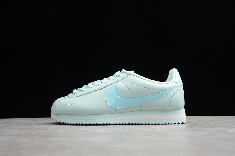 Classic Cortez Premium Barely Grey/White 19