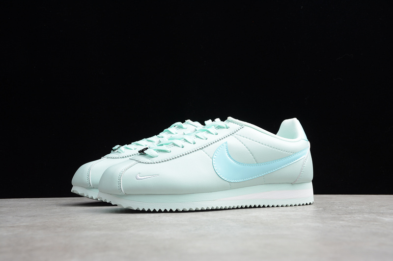 Classic Cortez Premium Barely Grey/White 29