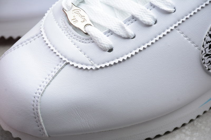 Classic Cortez Premium White/Black/Light Blue 29