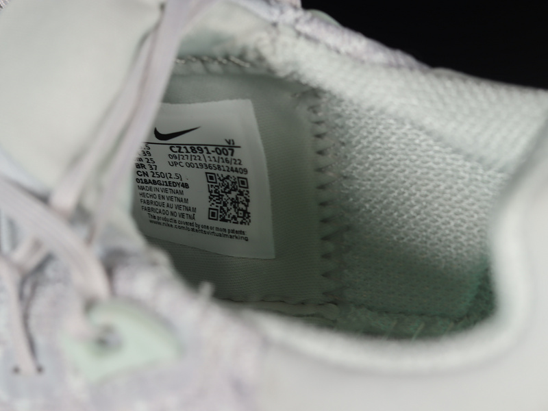 Free Rn 50 Pure Platinum/Barely Green/Mint Foam/White 31