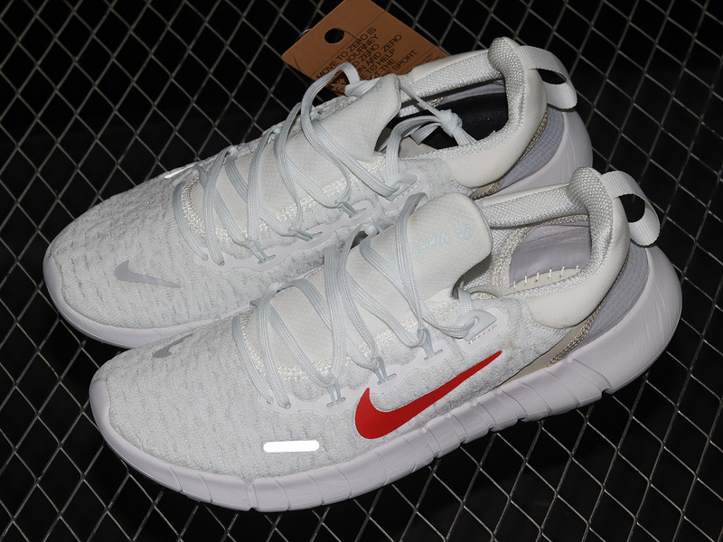 Free Run 5 0 White/Off White/Pure Platinum/Siren Red 29