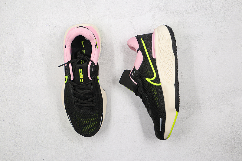 Zoomx Invincible Run Flyknit Black/White/Pink 7