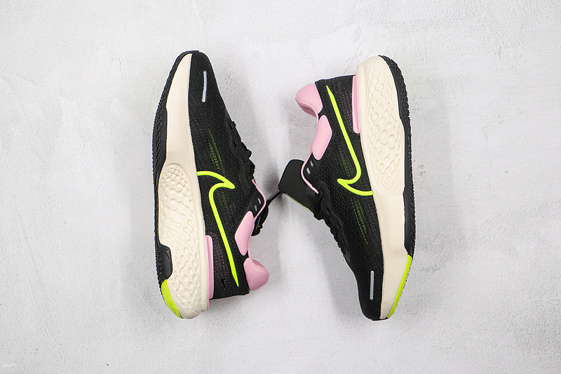 Zoomx Invincible Run Flyknit Black/White/Pink 17