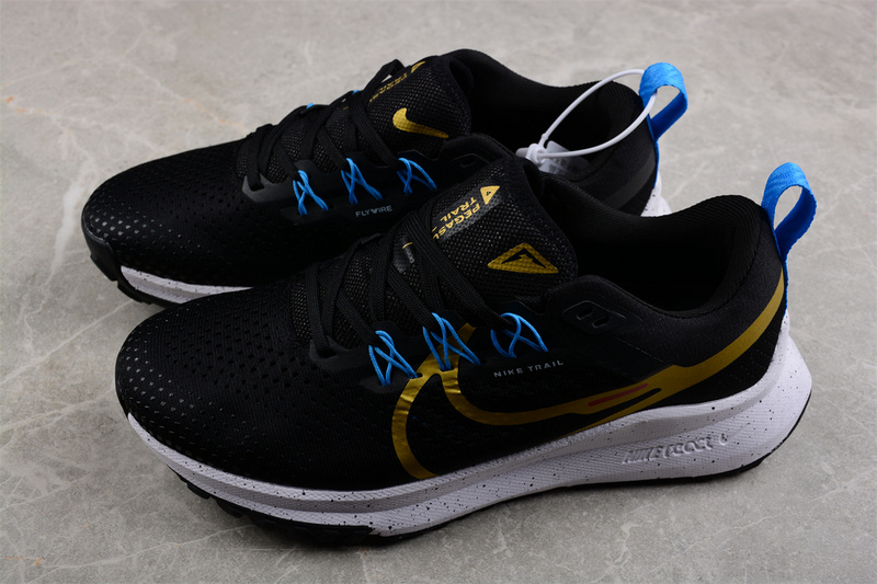 React Pegasus Trail 4 Black/Yellow/Blue-White 3