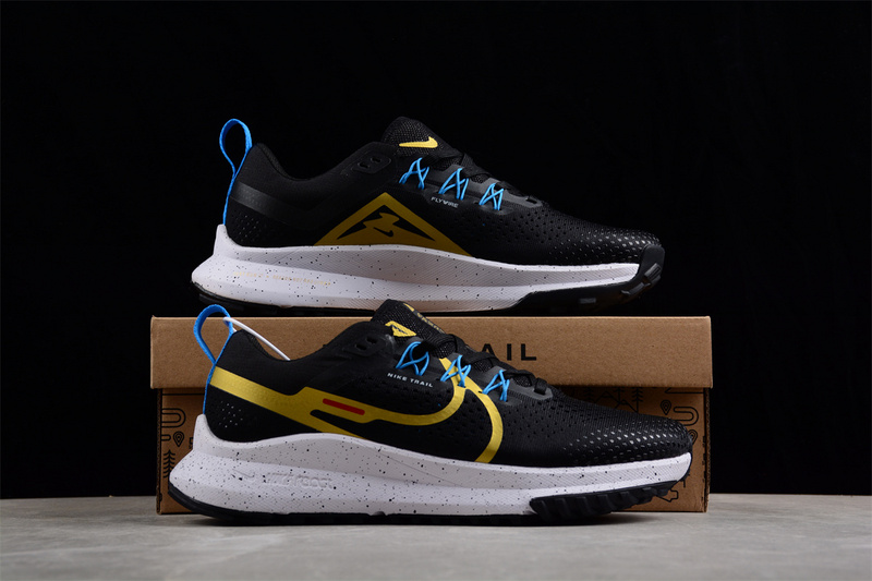 React Pegasus Trail 4 Black/Yellow/Blue-White 23