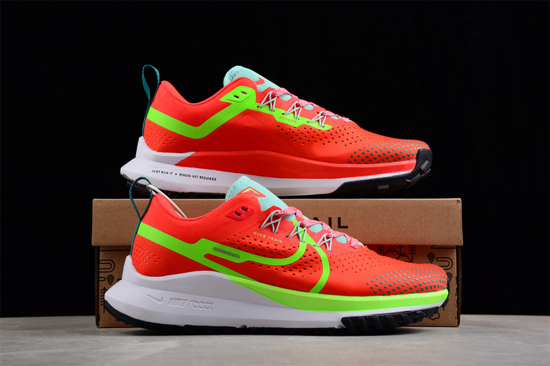 React Pegasus Trail 4 Mantra Orange/Ghost Green 15