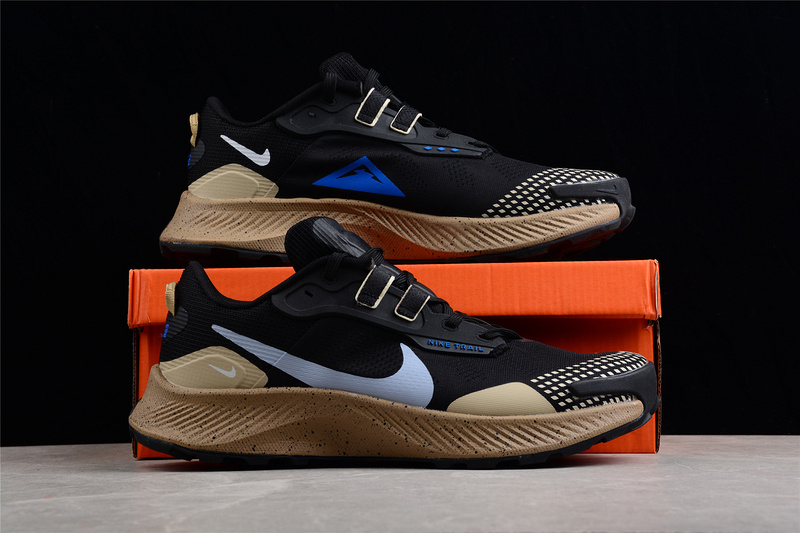 Zoom Pegasus Trail 3 Black/Khaki/Game Royal/Iron Grey 17