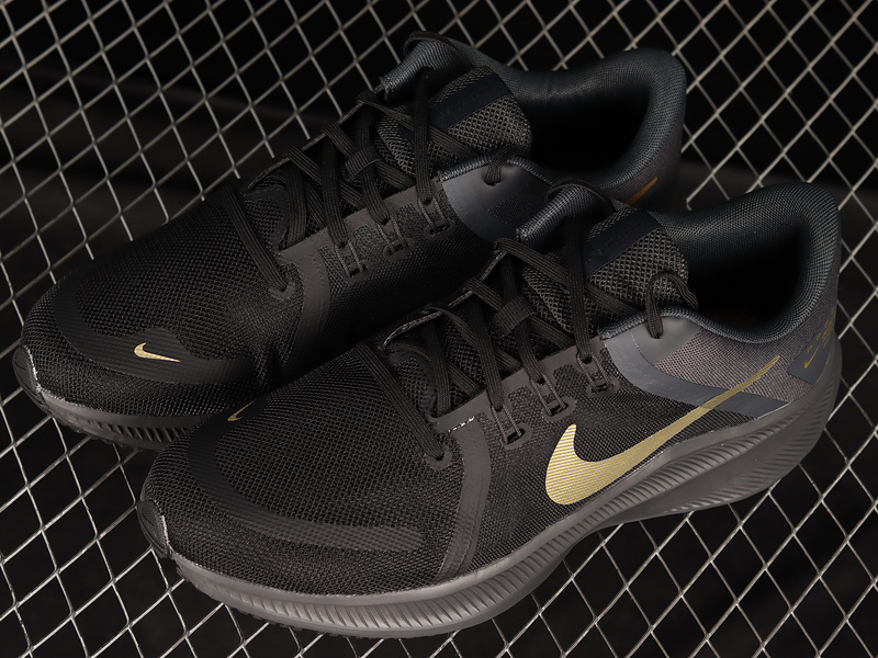 Quest 4 Black/Dark Smoke Grey/Metallic Gold 23