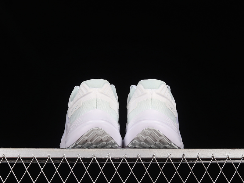 Quest 5 Low Shoes Cloud White/Silver/Cloud White 19