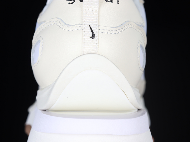 Zg Sacai X Vaporwaffle Sail Gum Sail/White/White 7