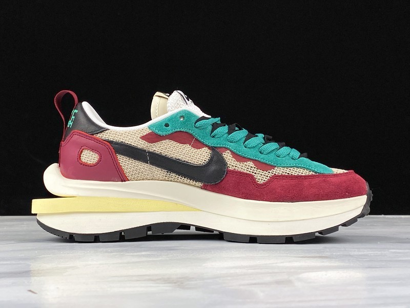 Sacai X Regasus Vaporrly Sp Beige/Purplish Red-Grass Green 9