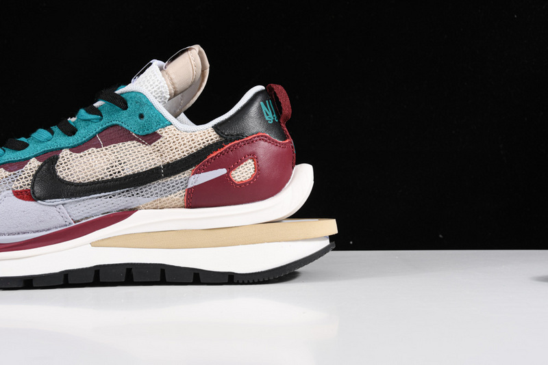 I8x Sacai X Regasus Vaporrly Sp Beige/Purplish Red-Grass Green 13