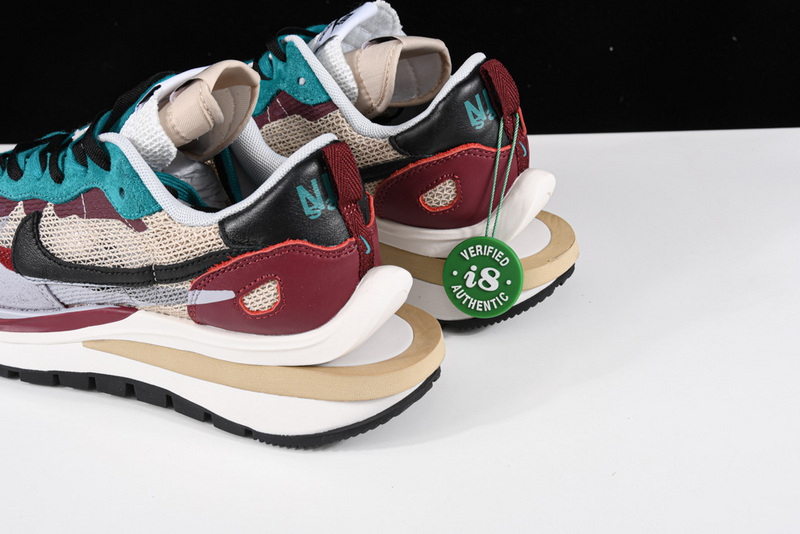 I8x Sacai X Regasus Vaporrly Sp Beige/Purplish Red-Grass Green 25