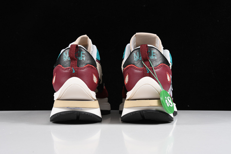 I8x Sacai X Regasus Vaporrly Sp Beige/Purplish Red-Grass Green 33