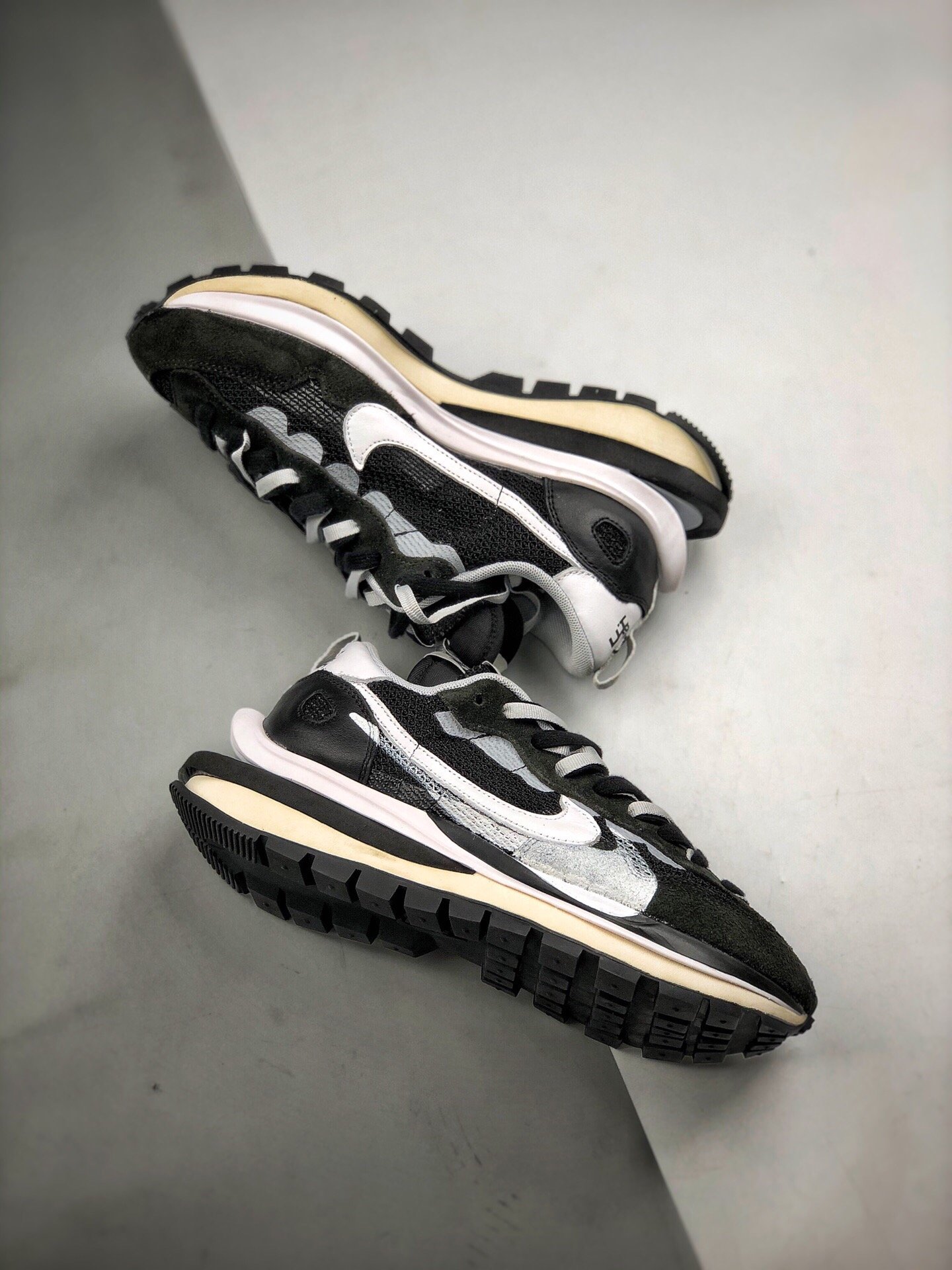 Sacai X Vaporwaffle Black/Black/White 9