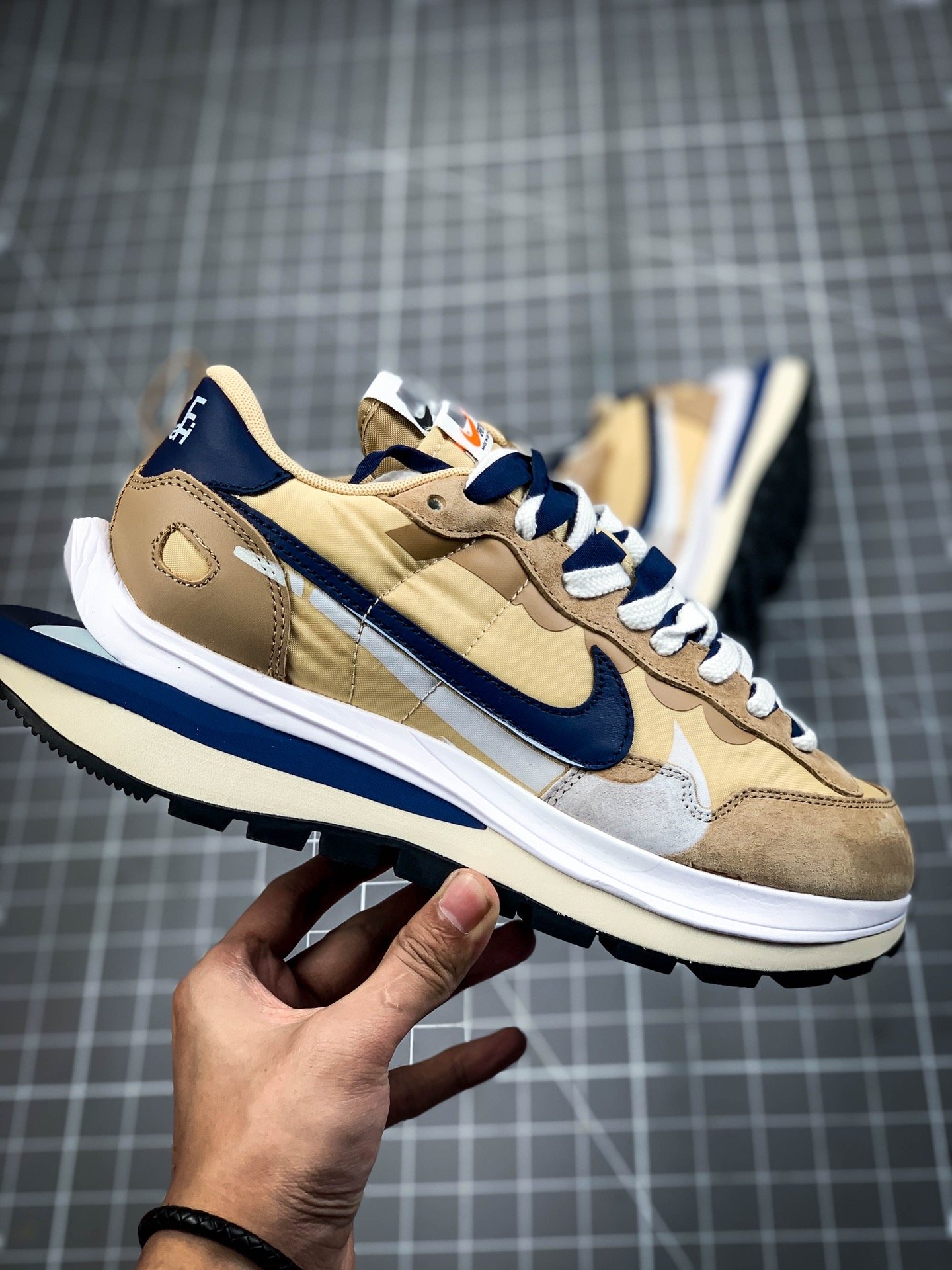 Sacai X Vaporwaffle Tan/Navy Blue/White 5