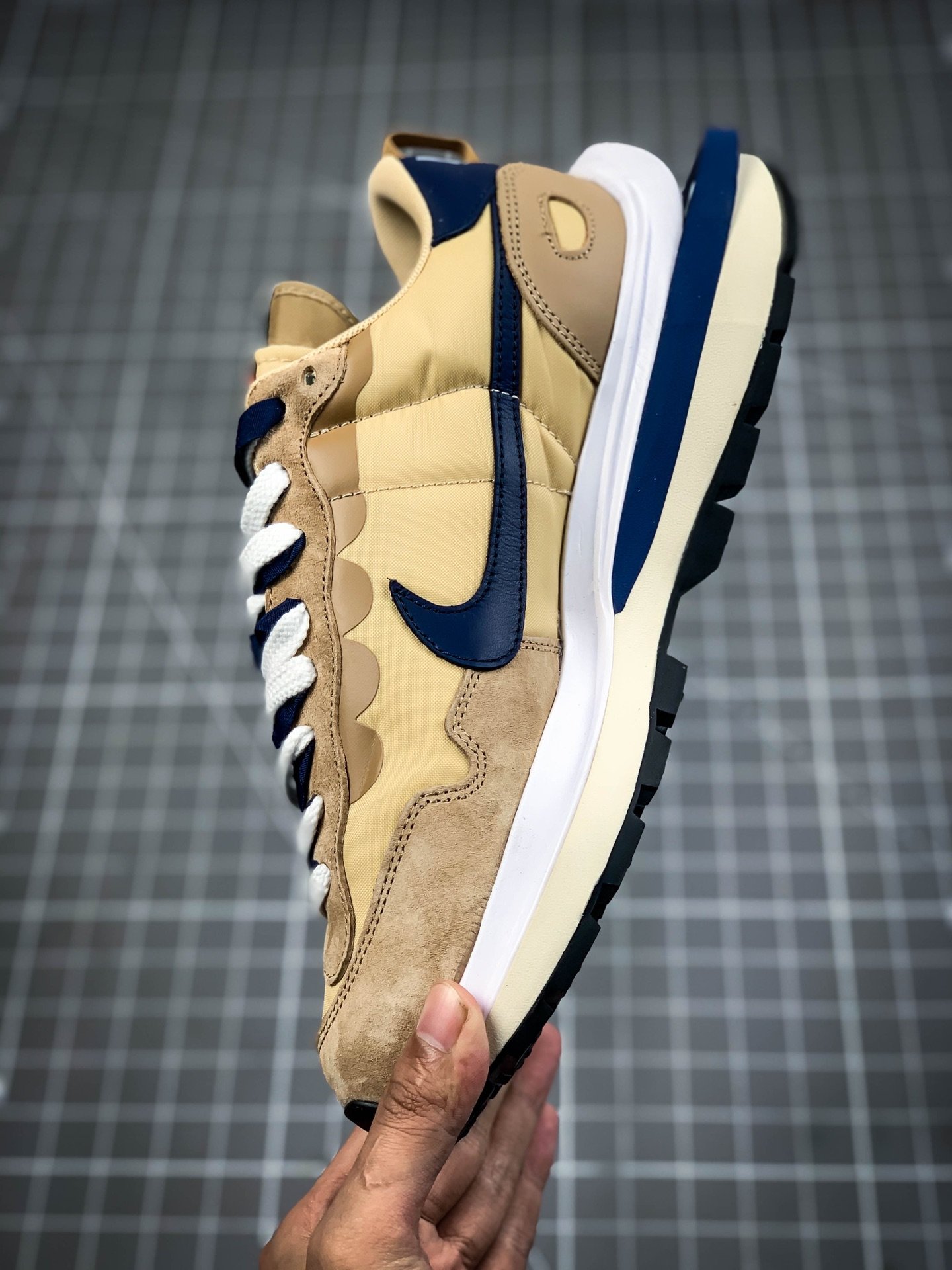 Sacai X Vaporwaffle Tan/Navy Blue/White 7