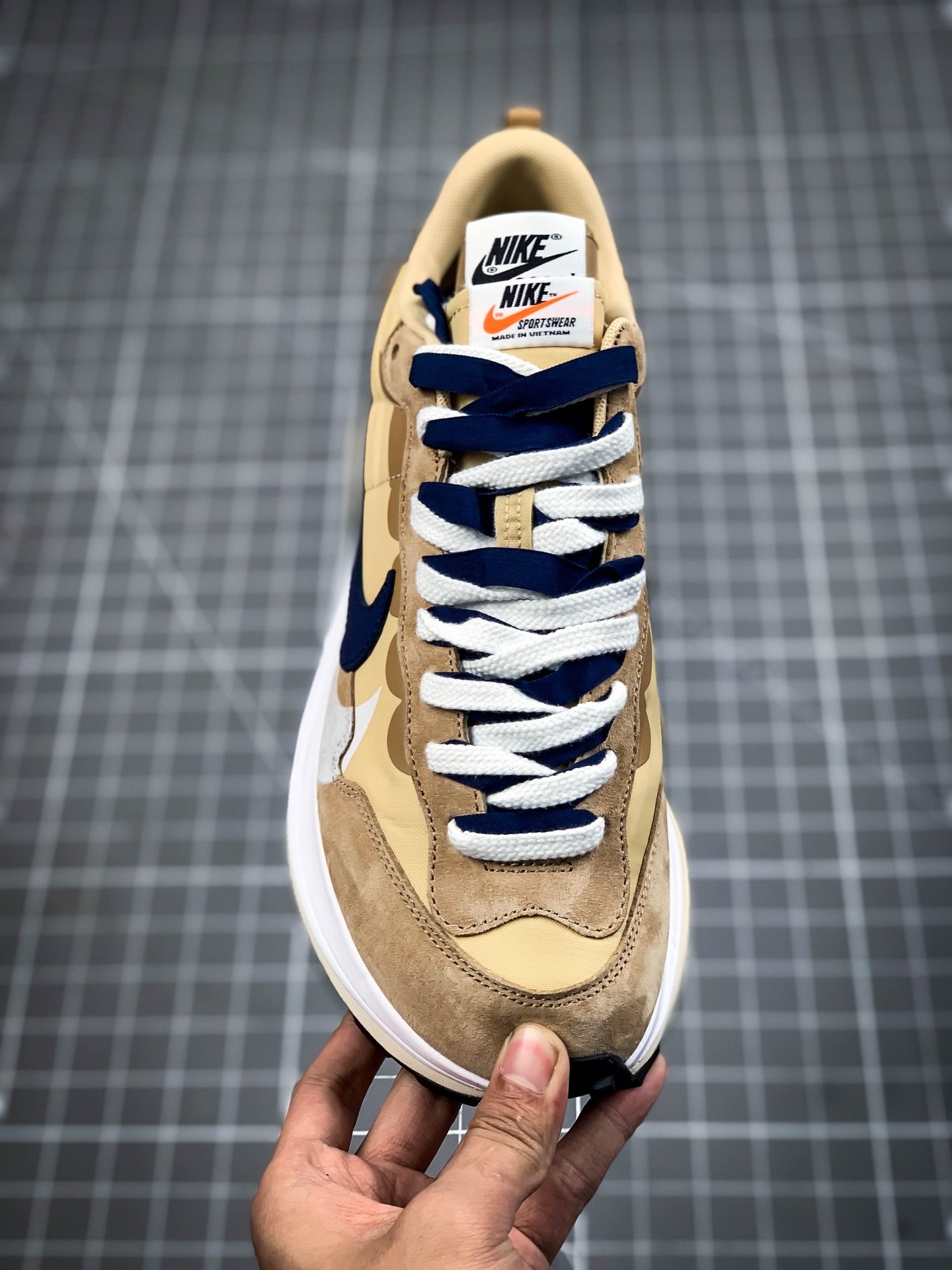 Sacai X Vaporwaffle Tan/Navy Blue/White 15