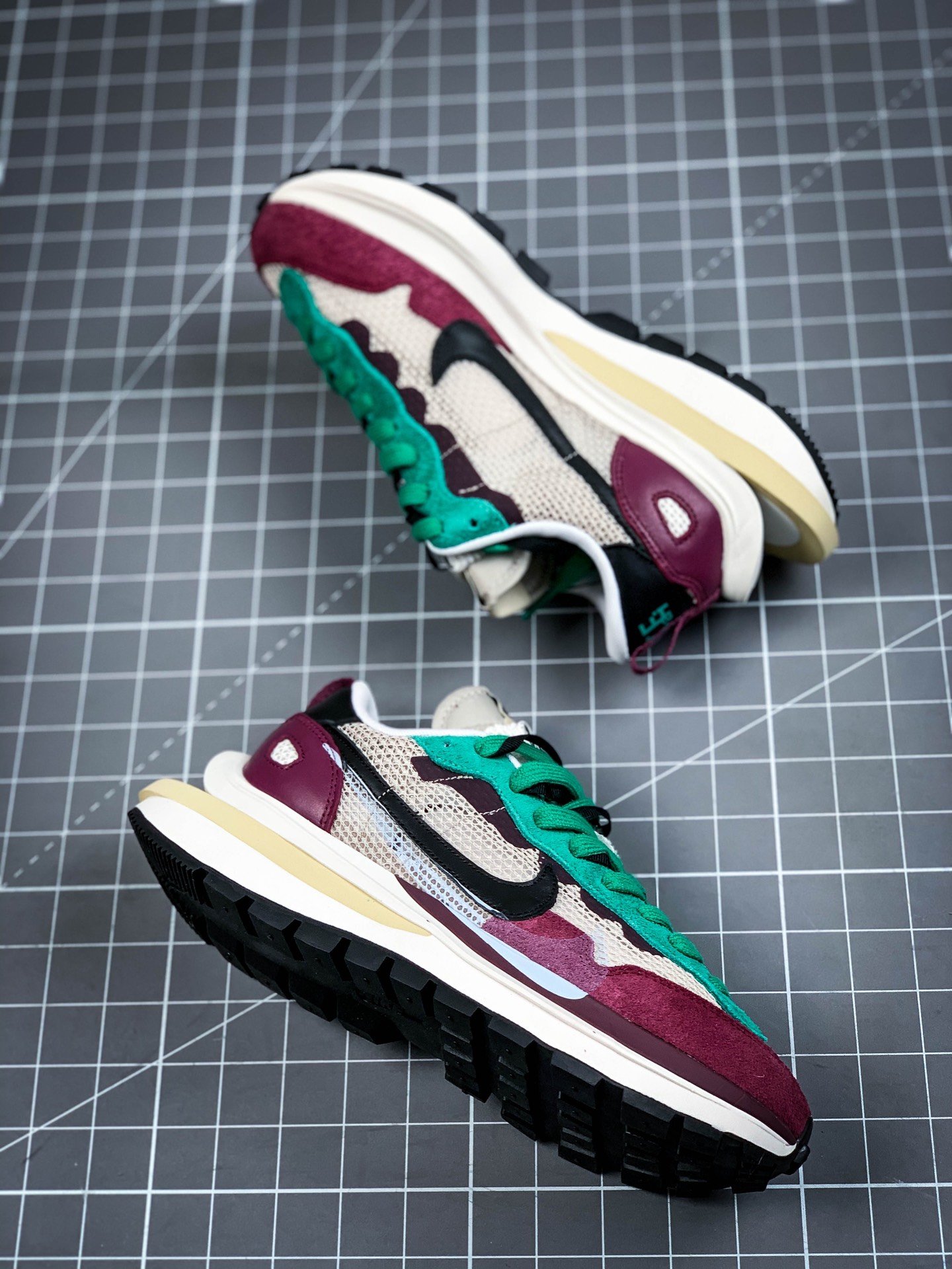 Sacai X Vaporwaffle Villain Red String/Black-Villain Red-Neptune Green 9