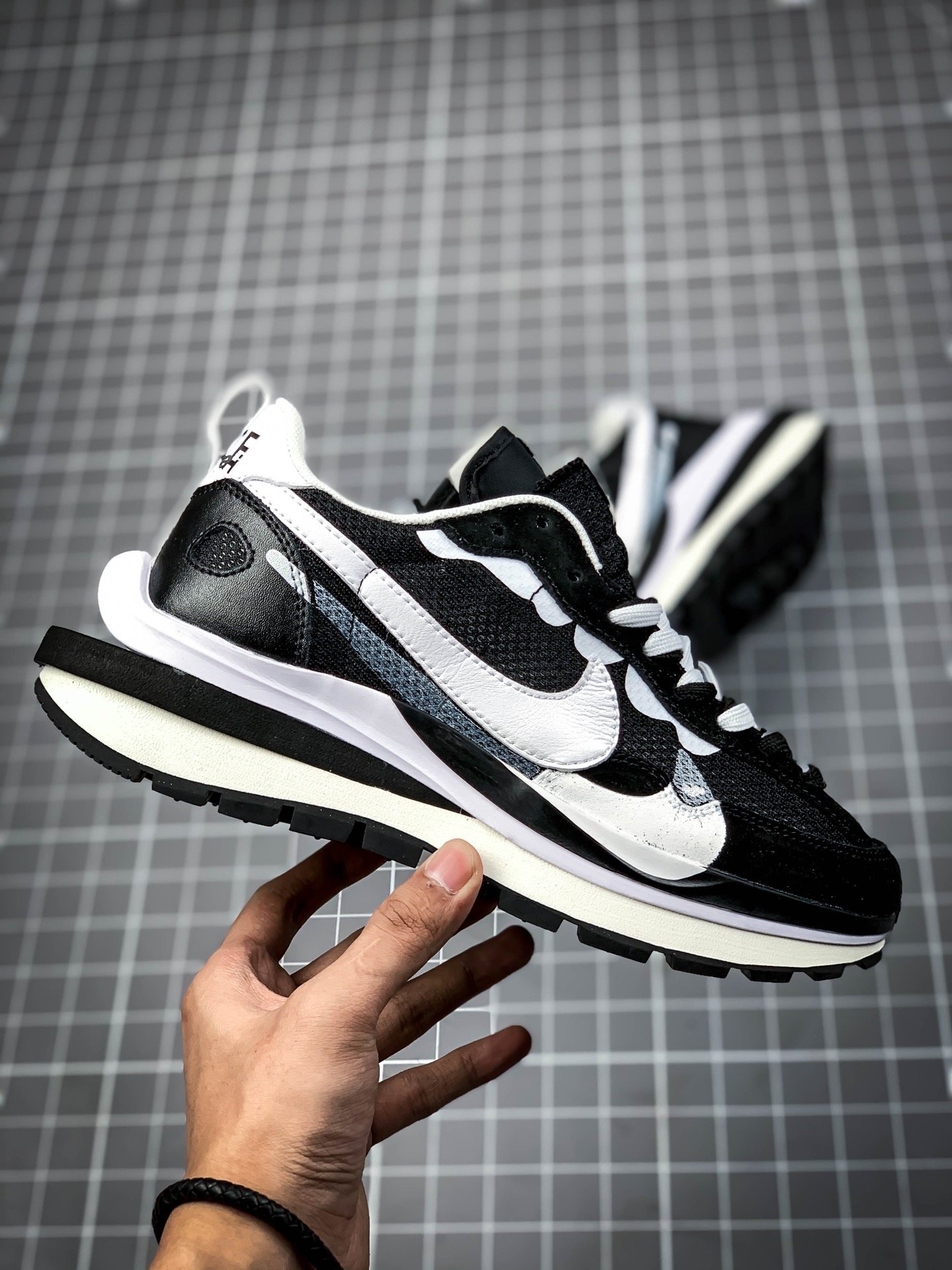 Sacai X Regasus Vaporrly Sp Black/White 5