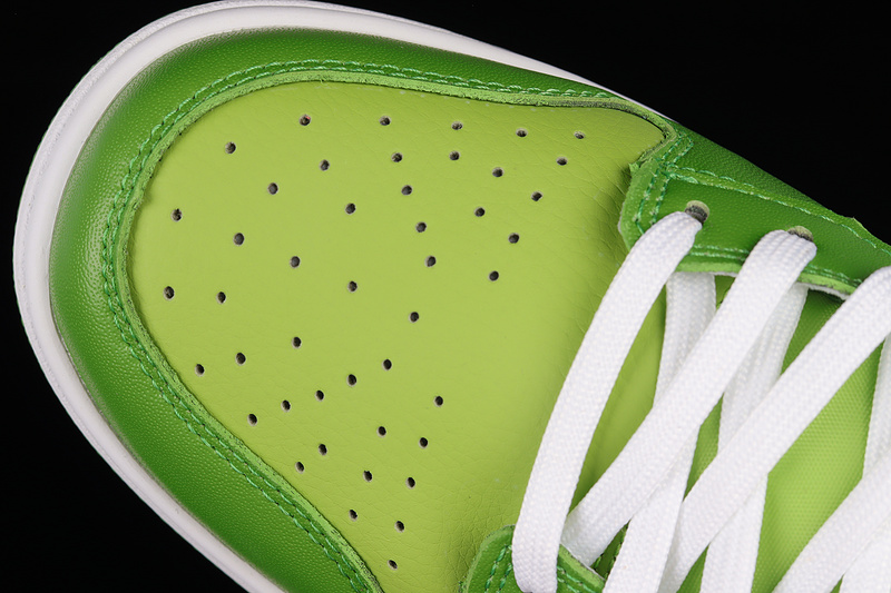 Sb Dunk Low Chlorophyll/White/Vivid Green 9