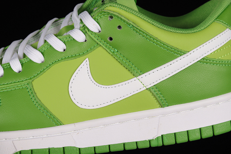 Sb Dunk Low Chlorophyll/White/Vivid Green 17