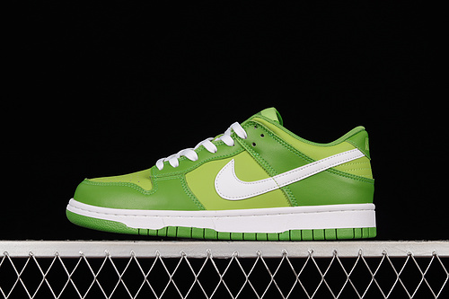 Sb Dunk Low Chlorophyll/White/Vivid Green 23