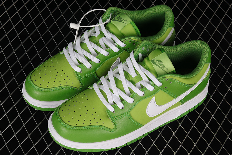 Sb Dunk Low Chlorophyll/White/Vivid Green 25