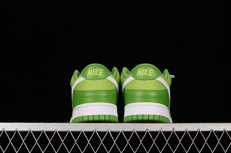 Sb Dunk Low Chlorophyll/White/Vivid Green 27