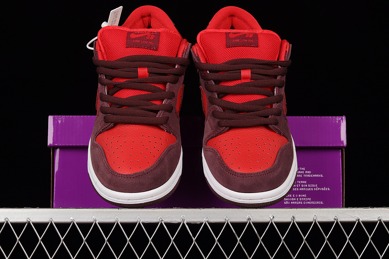 Dunk Low "Red Volcano" Big Red/Deep Red 7