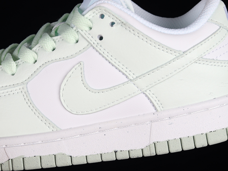 Dunk Low Next Nature White/Barely Green 9