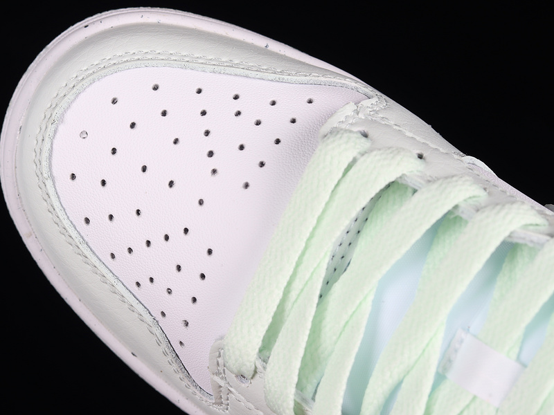 Dunk Low Next Nature White/Barely Green 21