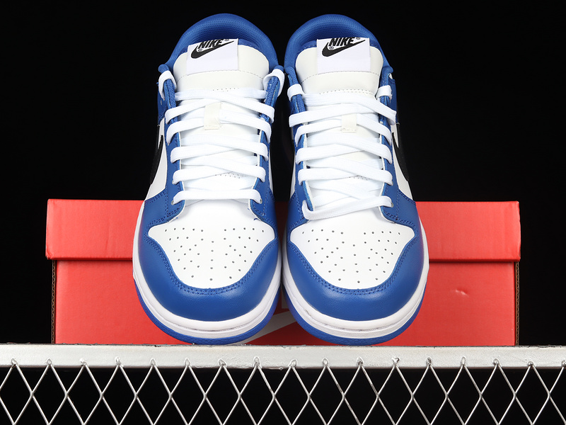 Dunk Low Sb Blue/Black/White 17