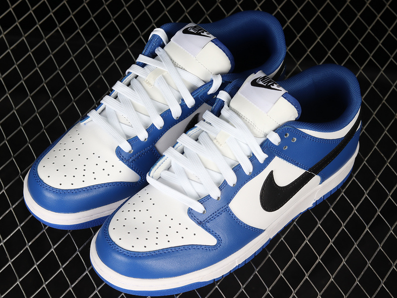 Dunk Low Sb Blue/Black/White 23