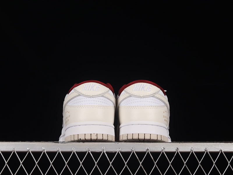 Dunk Low Se Sisterhood White/Team Red/Photon Dust/Phantom 19