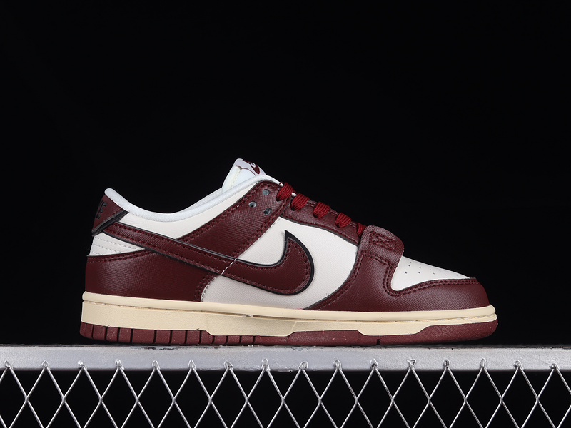 Dunk Low Se Sisterhood Sail/Team Red/Black/Muslin 15