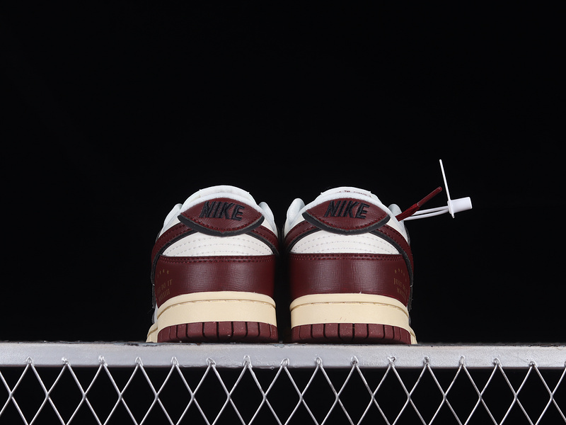 Dunk Low Se Sisterhood Sail/Team Red/Black/Muslin 19