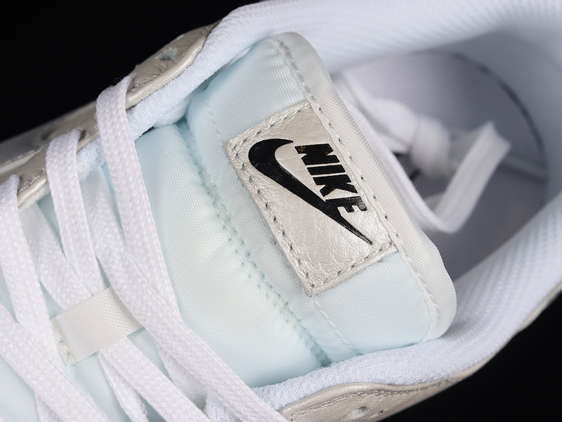 Sb Dunk Low Metallic Silver/Sail/White/Metallic Silver 7