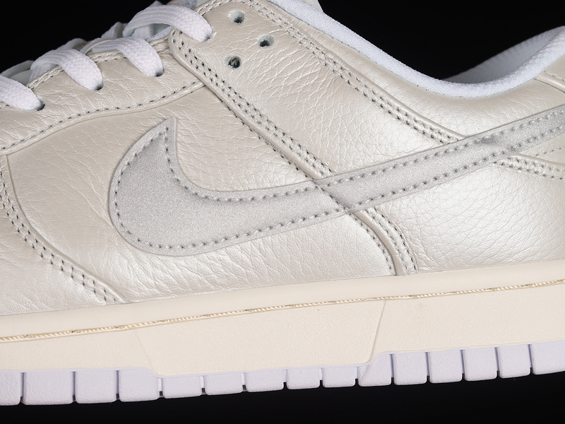 Sb Dunk Low Metallic Silver/Sail/White/Metallic Silver 27