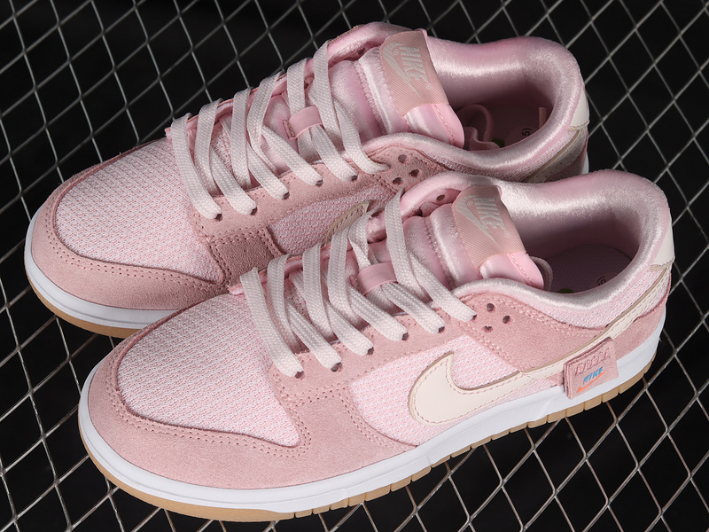 Sb Dunk Low Light Soft Pink/Pink Foam/Medium Soft Pink 5