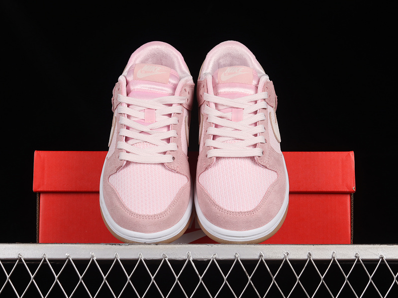 Sb Dunk Low Light Soft Pink/Pink Foam/Medium Soft Pink 21