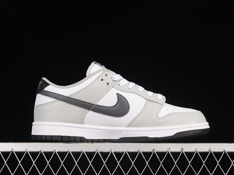 Sb Dunk Low Spray Paint Swoosh White/Grey/Black 29